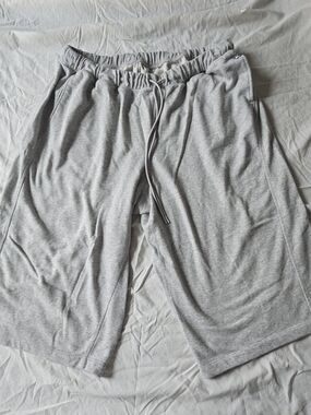 Livi Active Lane Bryant Light Gray Athletic Drawstring Capris